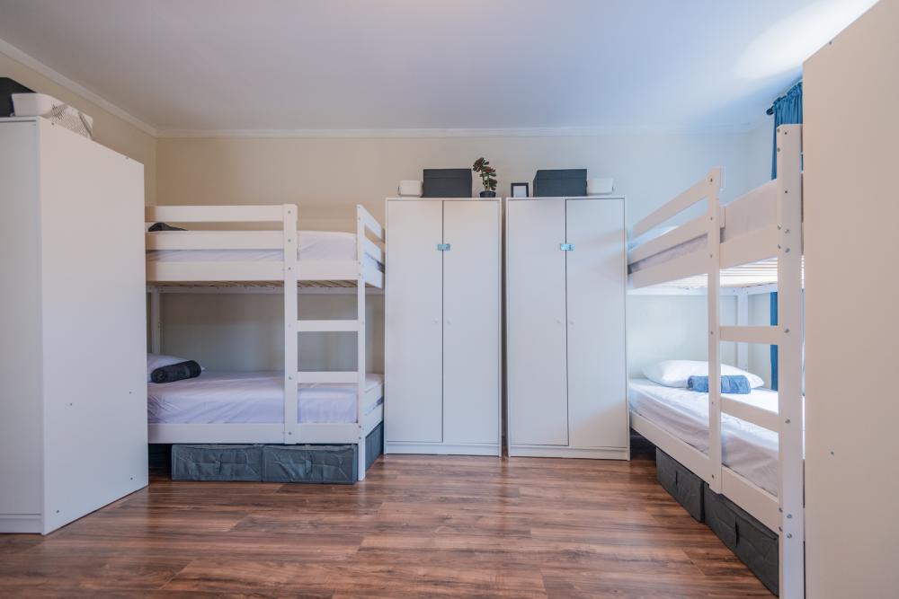 Clean Shared Room (Male Only) in Hollywood