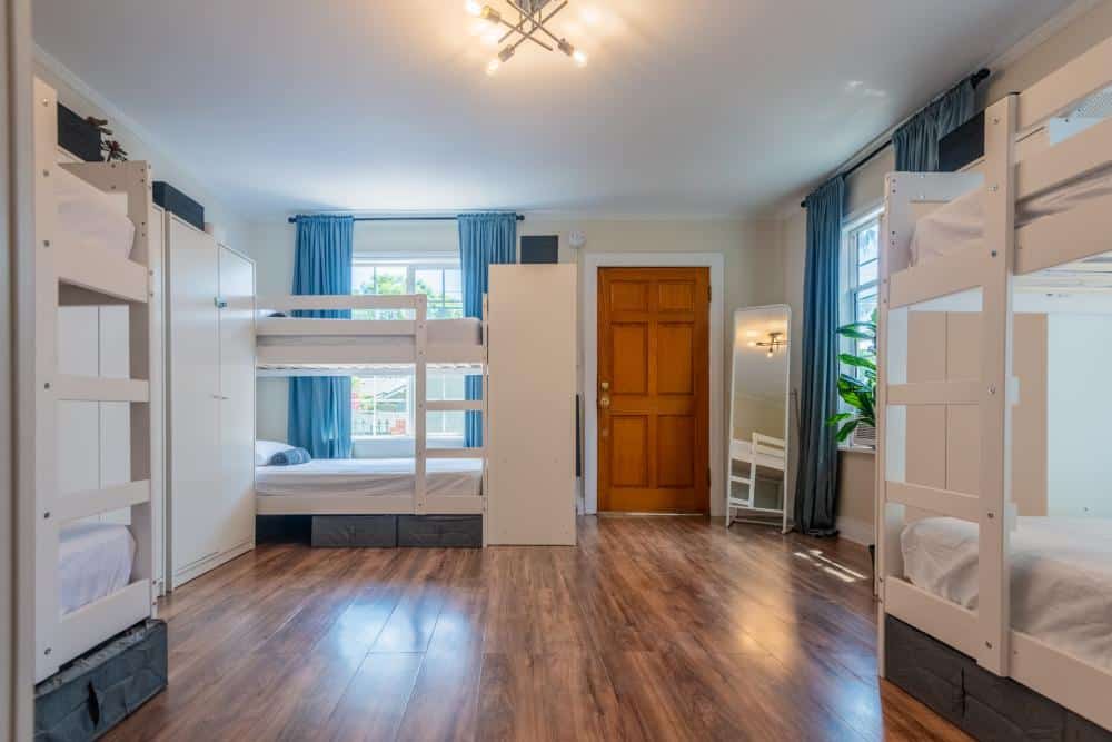 Clean Shared Room (Male Only) in Hollywood