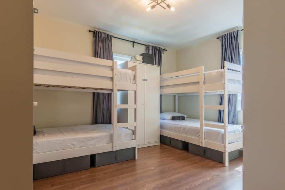 Clean Shared Room (Female Only) in Hollywood