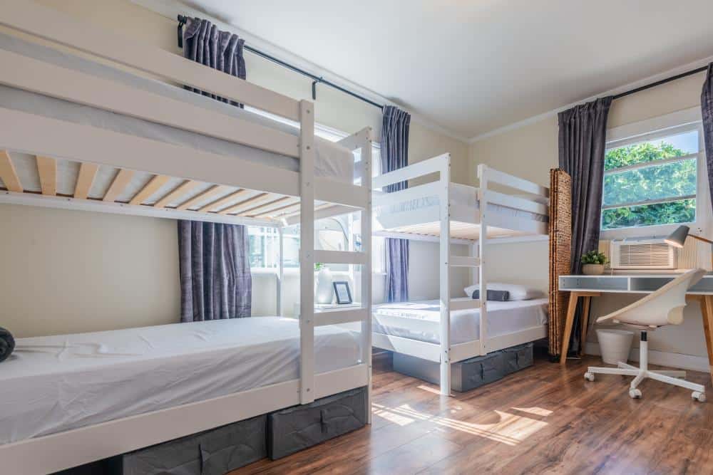 Clean Shared Room (Male Only) in Hollywood