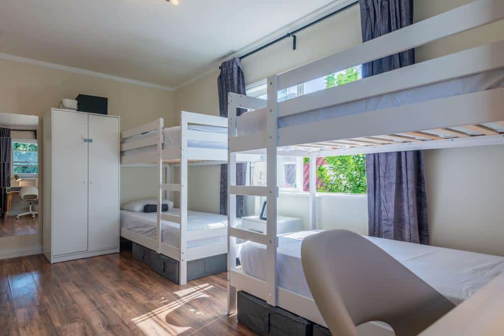 Clean Shared Room (Male Only) in Hollywood