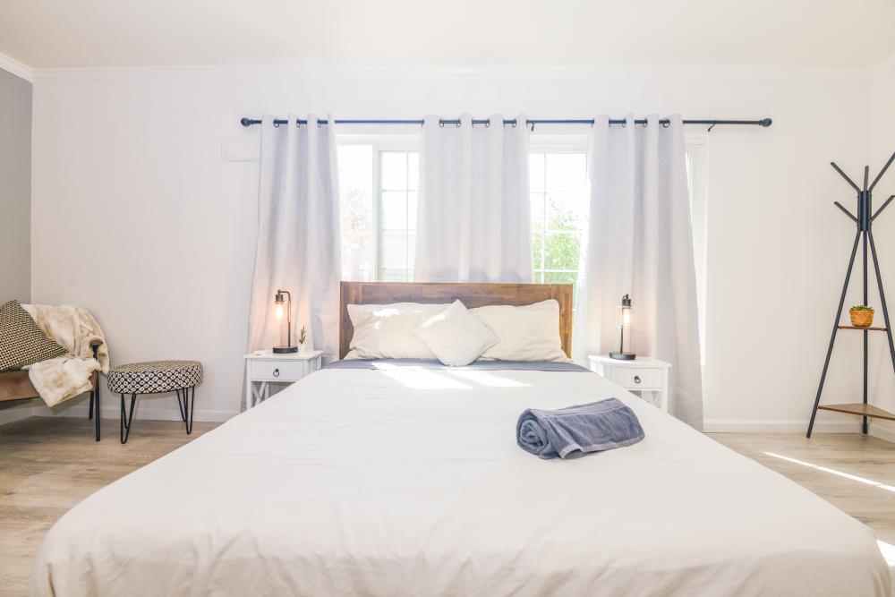 Spacious Private Room in Beverly Hills