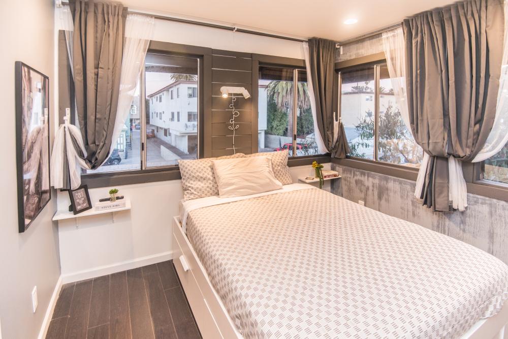 Spacious 1 BR APT (Entire Place) in USC/Downtown LA