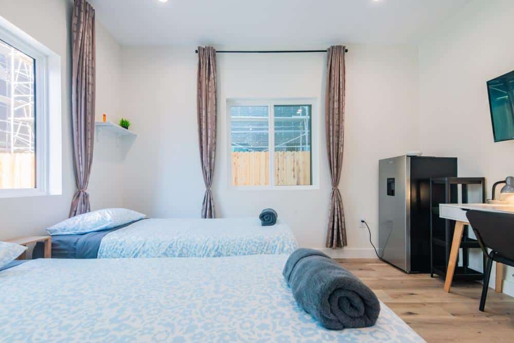 Affordable Shared Room with Semi Private Bath in Mid-City