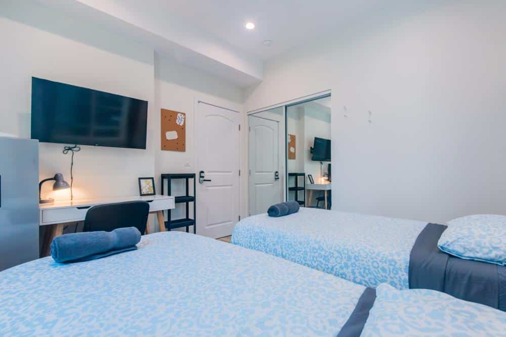 Affordable Clean Shared Room (Female) in Mid-City