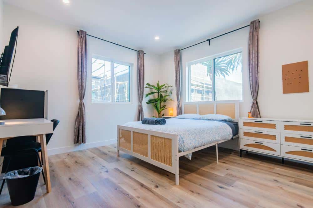 Affordable Private Room with Bath in Mid-City in Mid-City