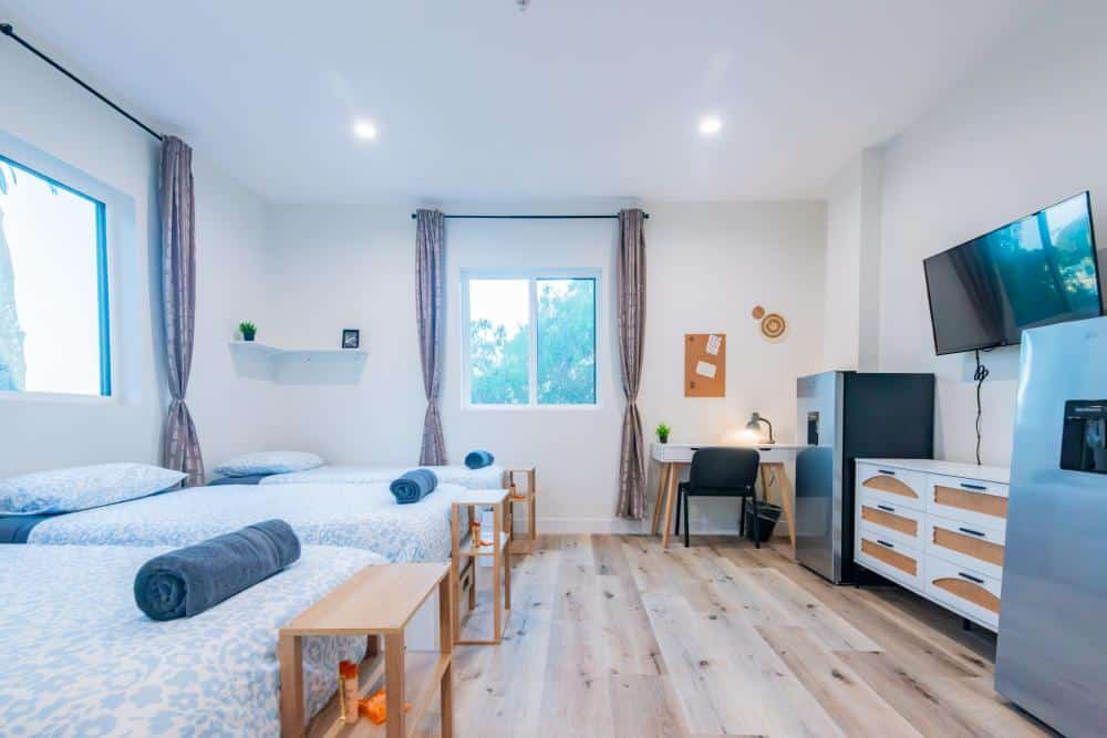 Affordable Shared Room with Semi Private Bath (Female) in Mid-City