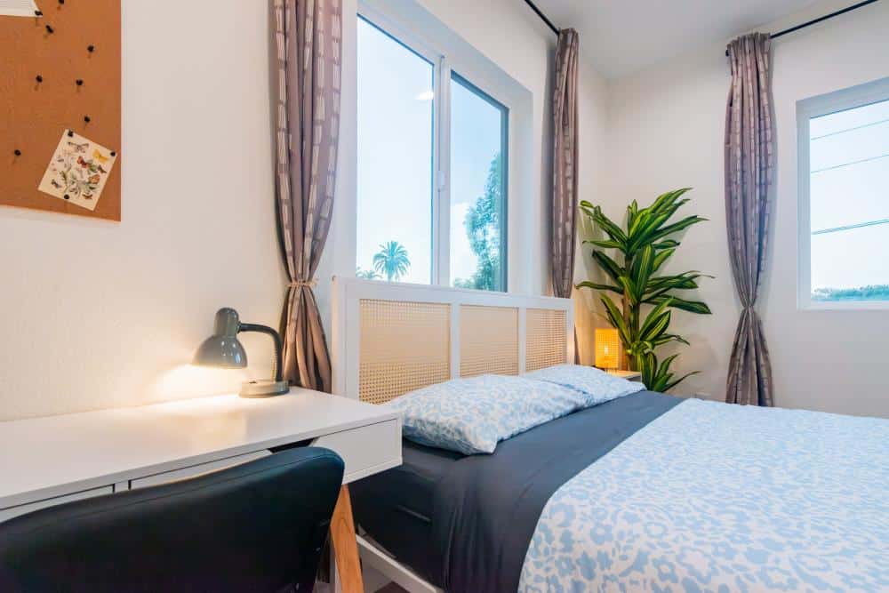 Affordable Private Room with Bath in Mid-City