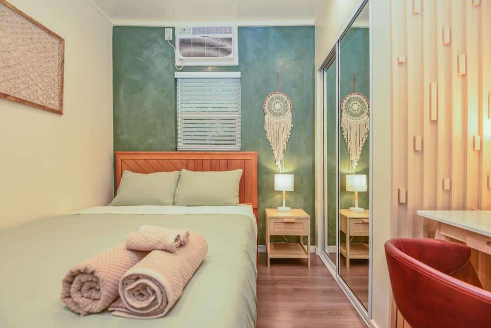 Affordable Private Room with Bath in Hollywood