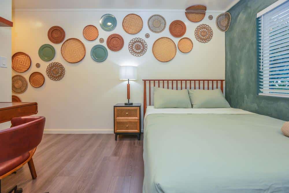 Affordable Private Room with Bath in Hollywood