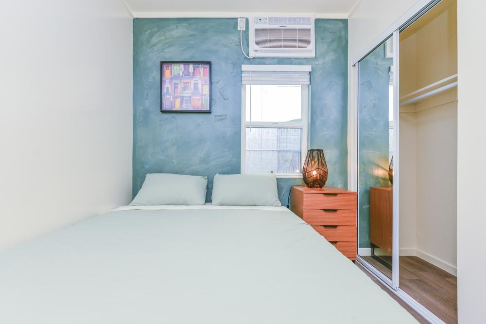 Affordable Private Room with Bath in Hollywood