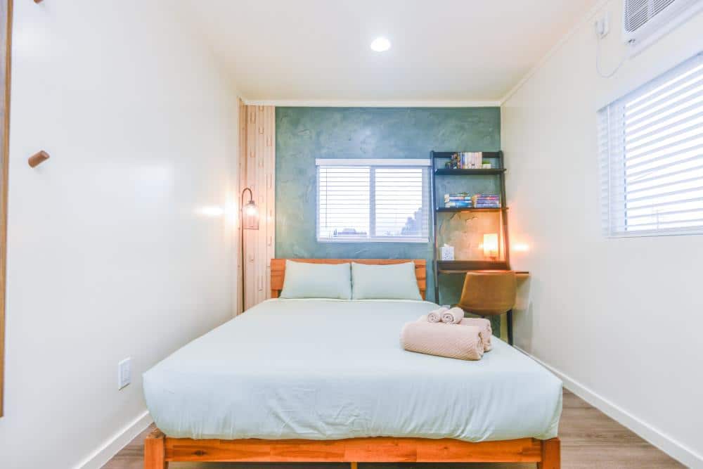 Affordable Clean Private Room in Hollywood