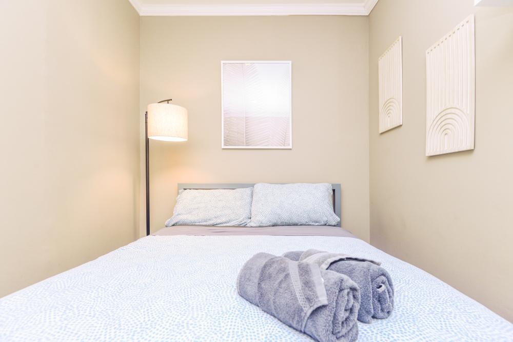 Affordable Private Room in Prime Hollywood