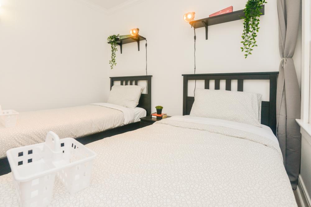 Affordable Private Room 2 Beds in Korea Town