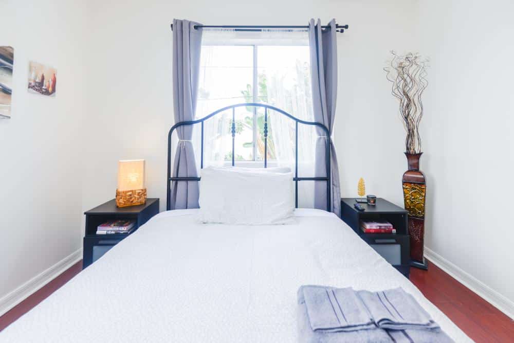 Clean Private Room in Prime Hollywood