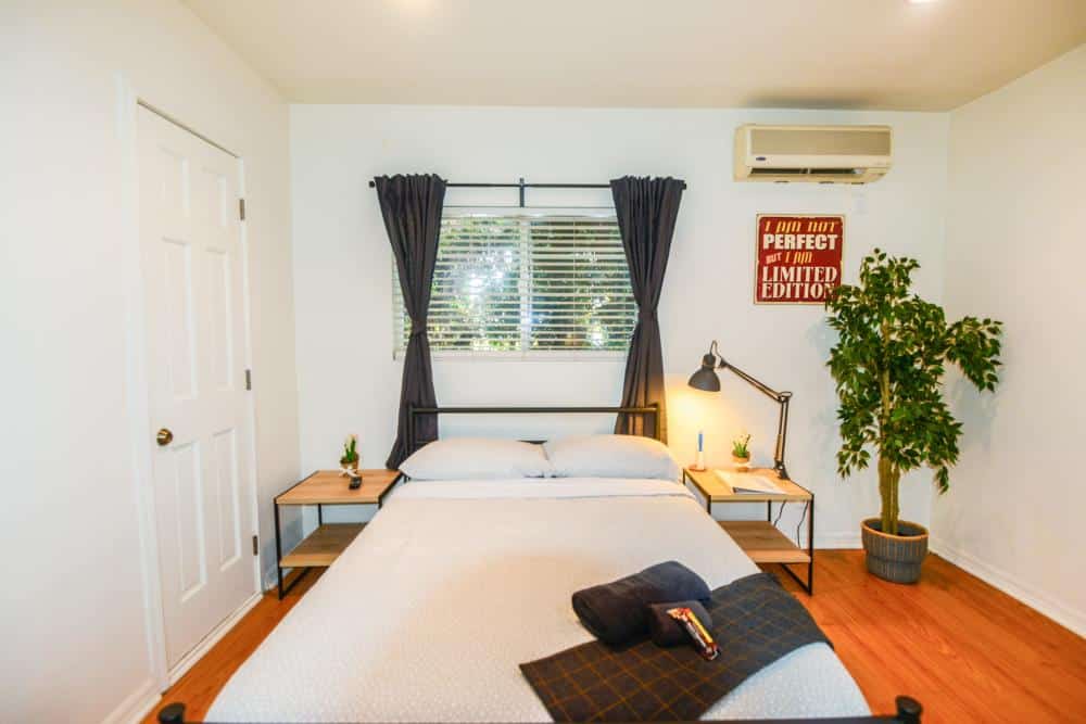 Spacious Private Room in East Hollywood